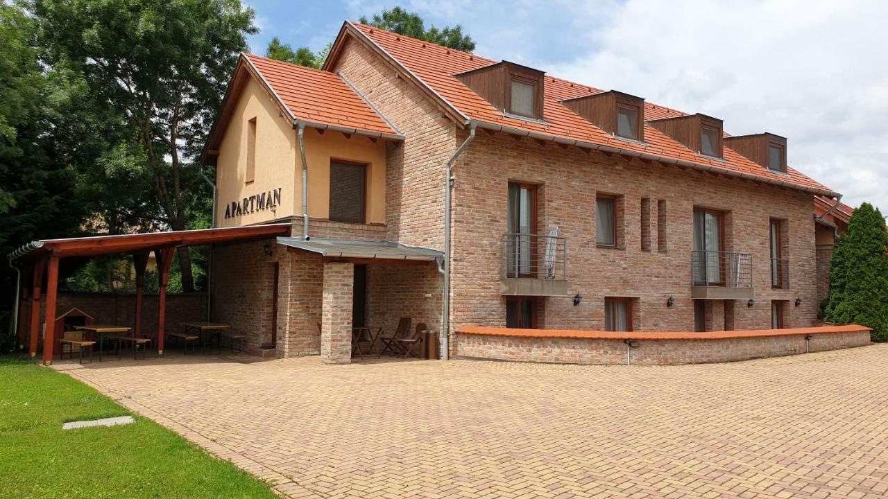 Gyulai-Fuerdo-Apartman Ii. Exterior foto
