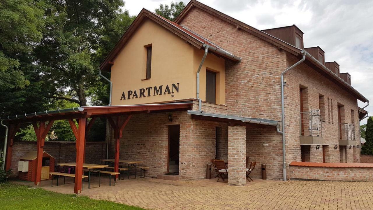 Gyulai-Fuerdo-Apartman Ii. Exterior foto